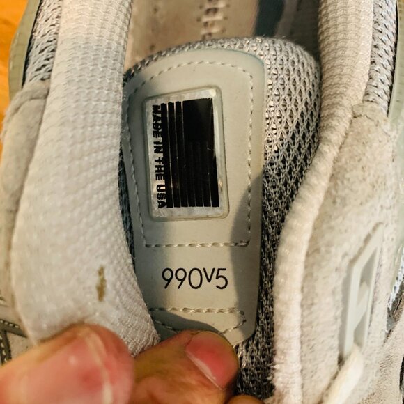 New Balance 990v5 “Castlerock” Grey Silver Sneaker Women's Size 9.5 Men's size 8 - Picture 2 of 11